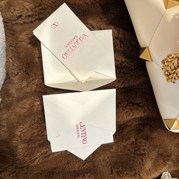 Valentino Roman Stud shoulder Handbag - Picture 10 of 11